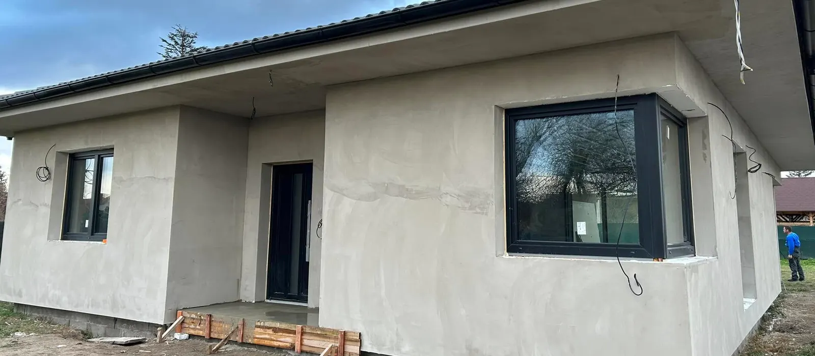 Novostavba rodinného domu s novými omietkami